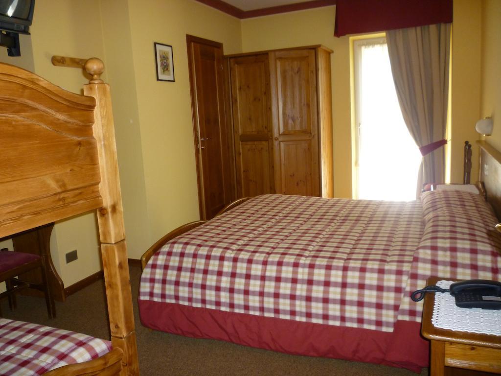 Hotel I Rododendri Valfurva Phòng bức ảnh