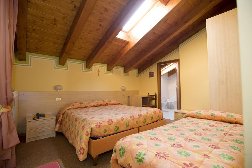 Hotel I Rododendri Valfurva Phòng bức ảnh