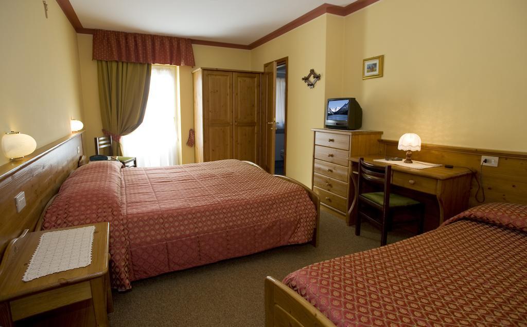 Hotel I Rododendri Valfurva Phòng bức ảnh