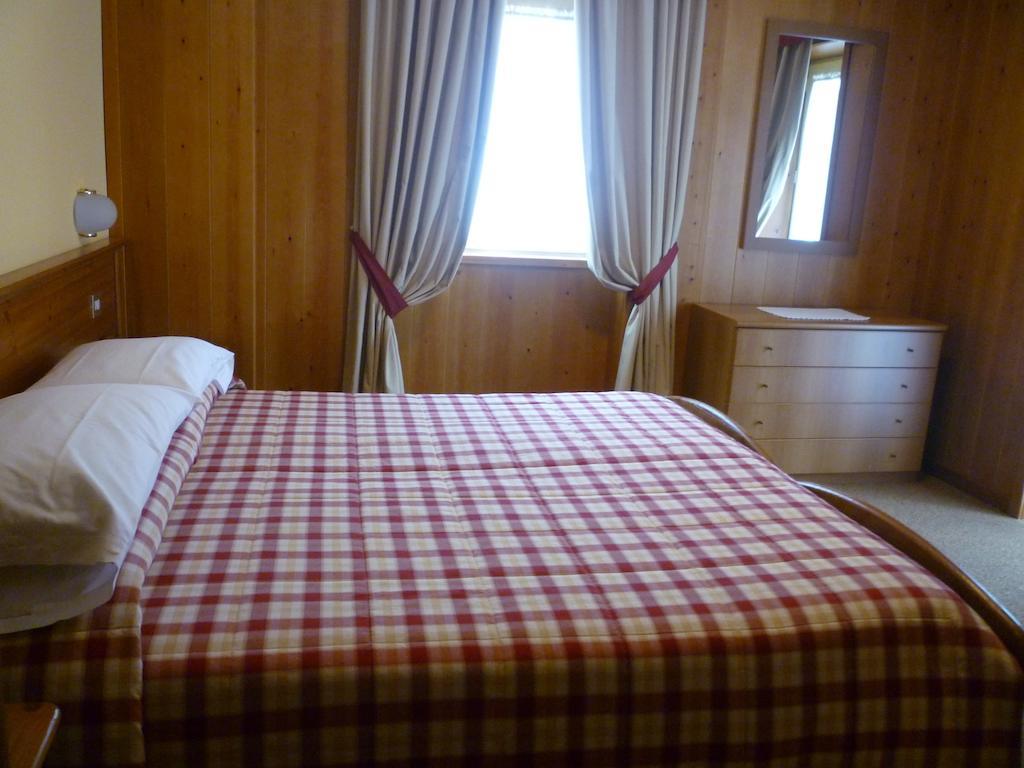 Hotel I Rododendri Valfurva Phòng bức ảnh