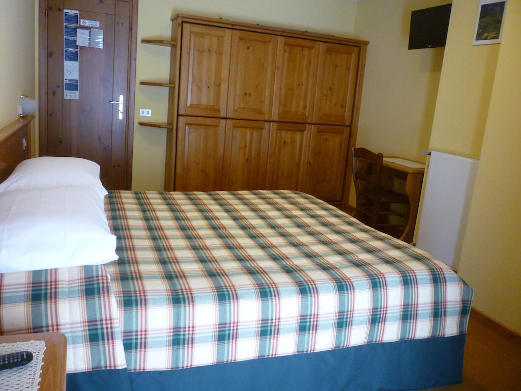Hotel I Rododendri Valfurva Phòng bức ảnh