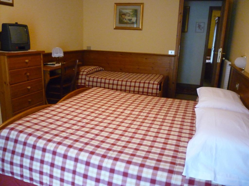 Hotel I Rododendri Valfurva Phòng bức ảnh